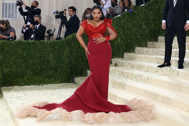 Paloma Elsesser em Zac Posen.