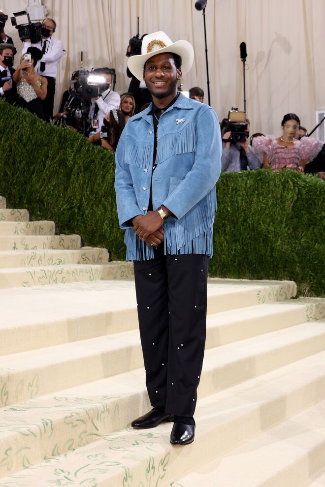 Leon Bridges em Bode and Cartier.