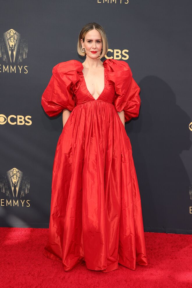 Sarah Paulson em Carolina Herrera.
