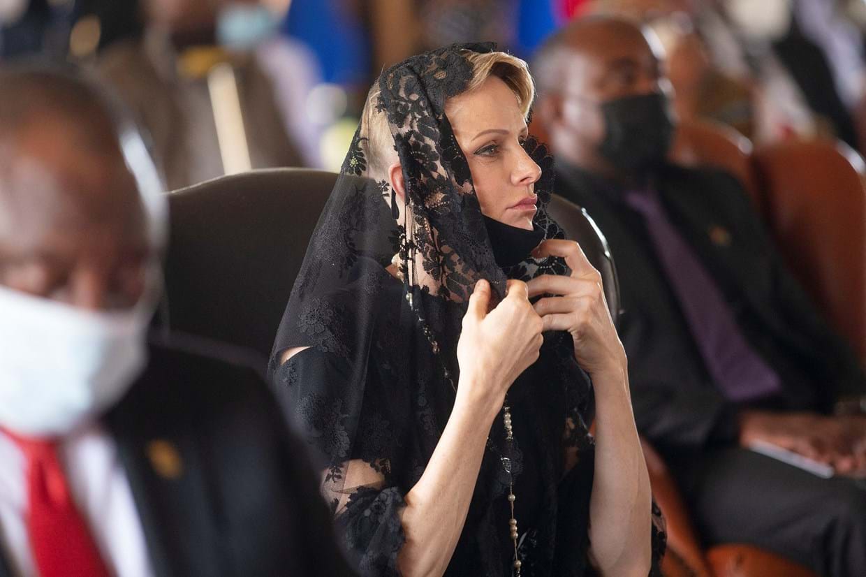 Charlene do Mónaco no serviço memorial do rei Goodwill Zwelithini, no palácio KwaKhethomthandayo na África do Sul, em março de 2021.