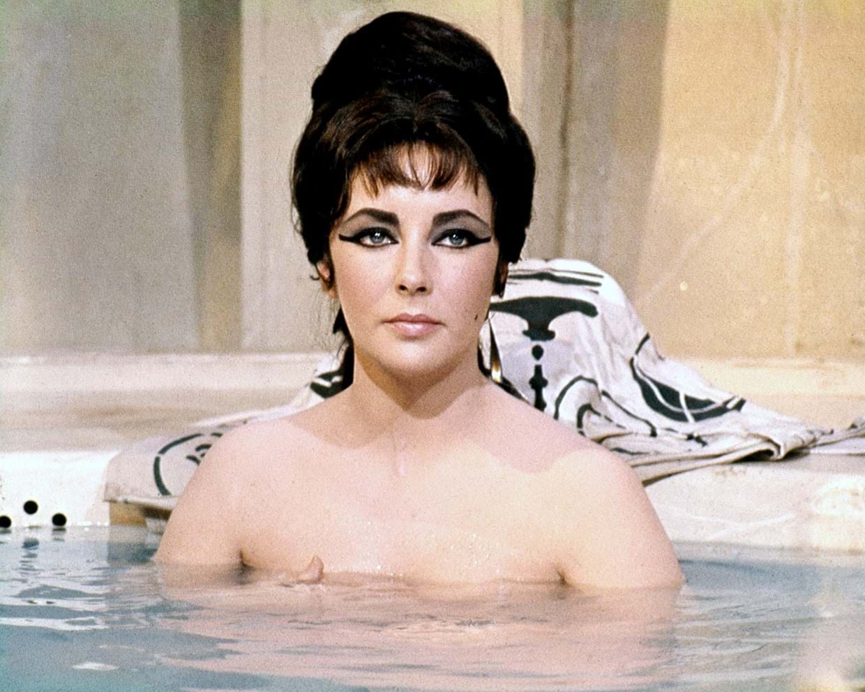 Elizabeth Taylor em Cleopatra, 1963