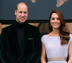 Duques de Cambridge quebram protoloco real com os filhos. Será que a rainha permitiu?