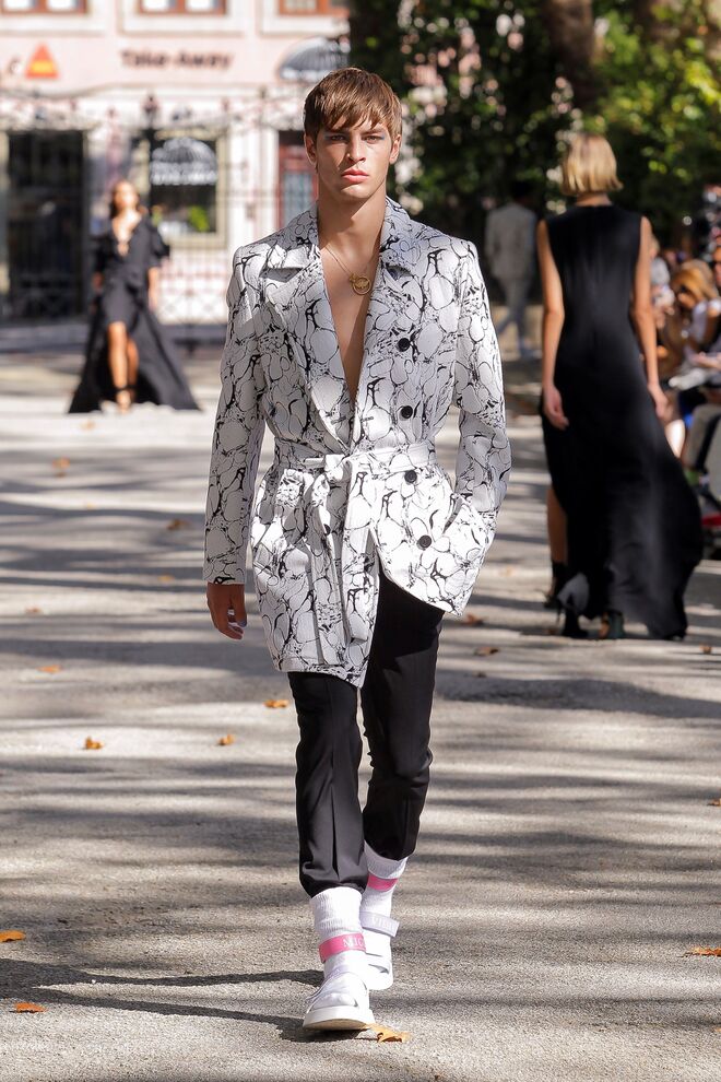 Coleção 'As Cores do Dia', de Miguel Vieira, no Portugal Fashion 2021