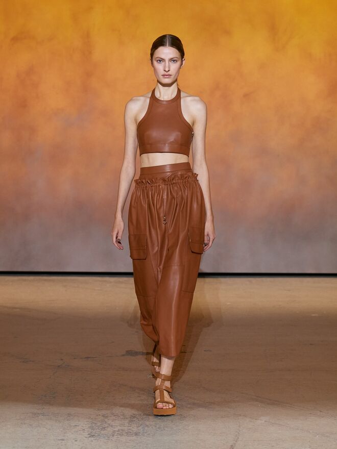 Desfile Primavera/Verão 2022 da Hermès.