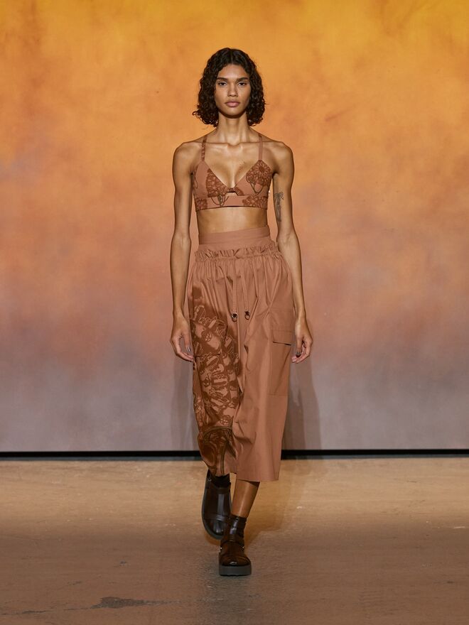 Desfile Primavera/Verão 2022 da Hermès.