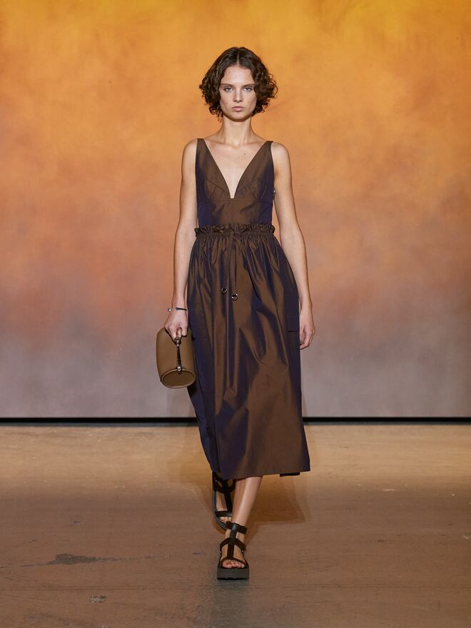 Desfile Primavera/Verão 2022 da Hermès.