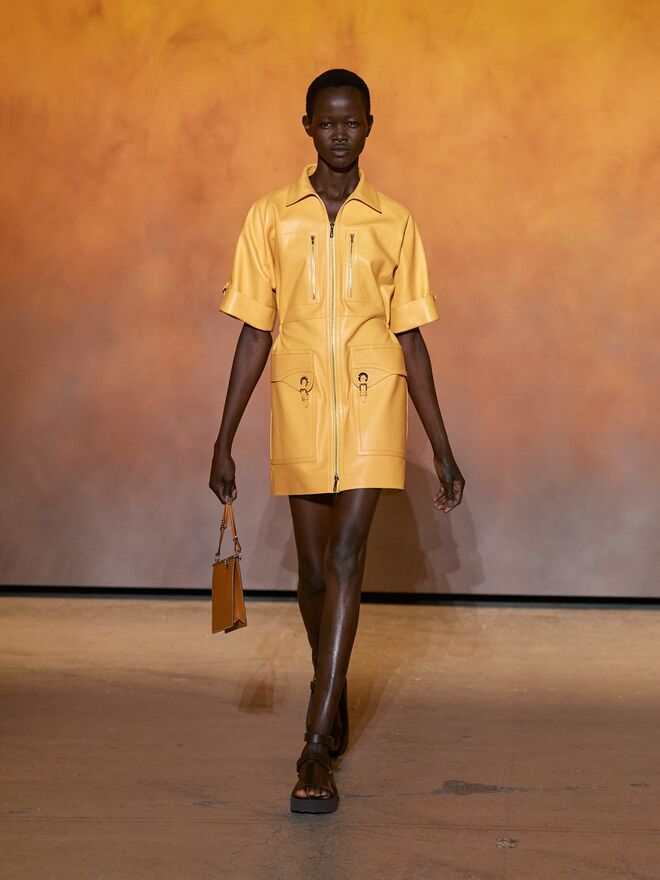 Desfile Primavera/Verão 2022 da Hermès.
