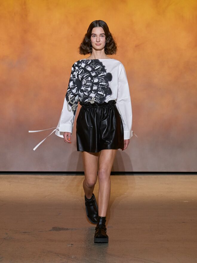 Desfile Primavera/Verão 2022 da Hermès.