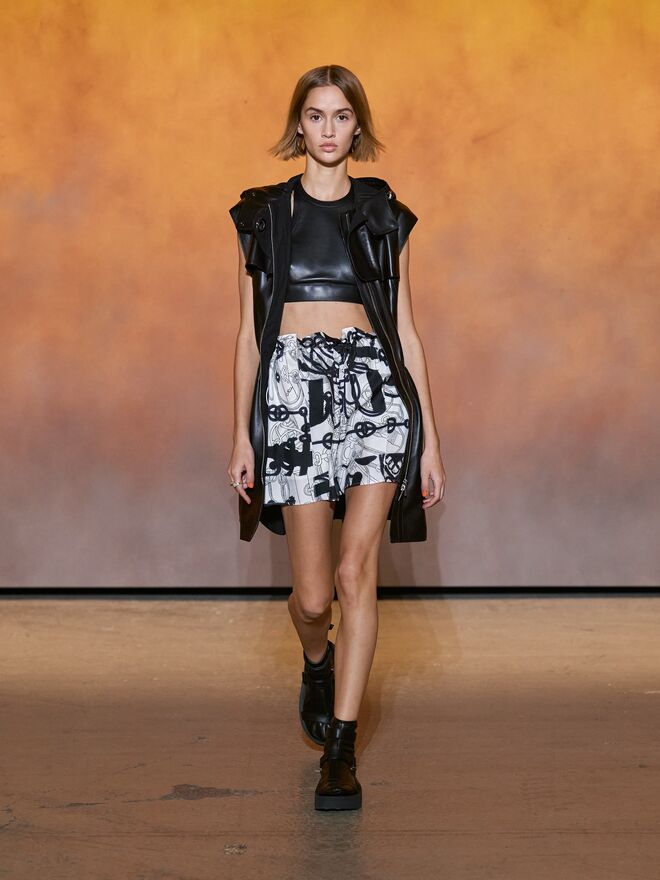 Desfile Primavera/Verão 2022 da Hermès.