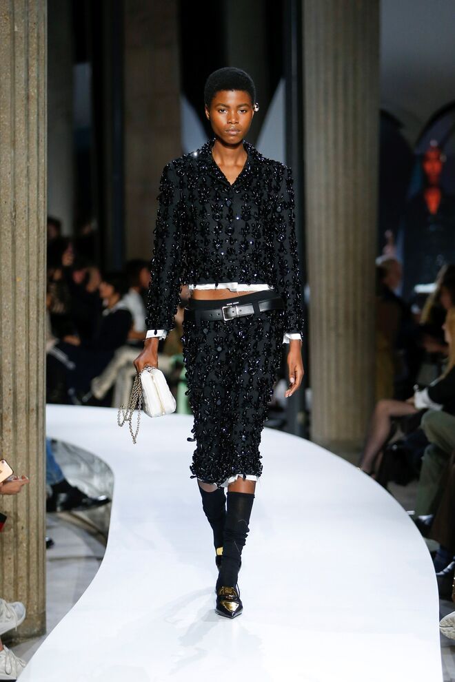 Coleção primavera/verão 2022 da Miu Miu. 