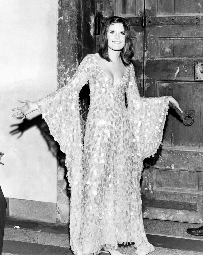 A cantora Inglesa Sandie Shaw em Venice beach, 1968.