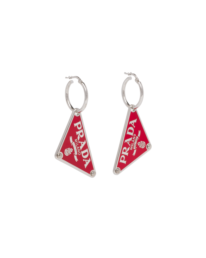Brincos Symbole em metal, €720, Prada
