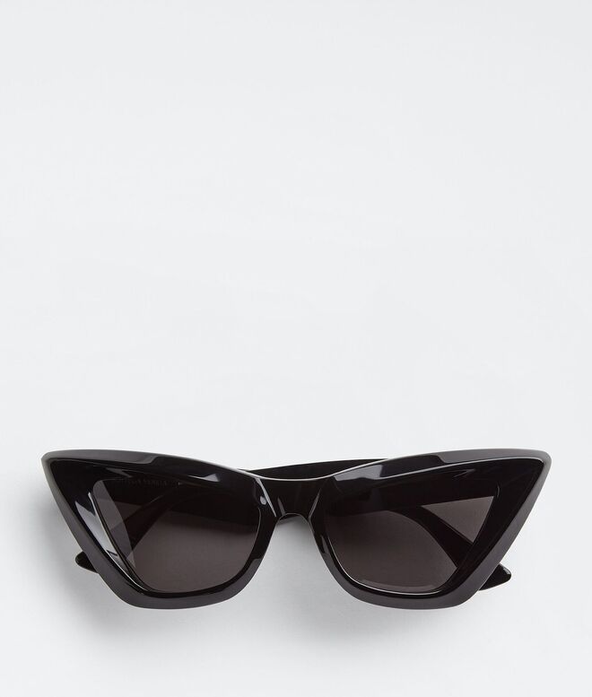 Óculos em massa, € 290, Bottega Veneta