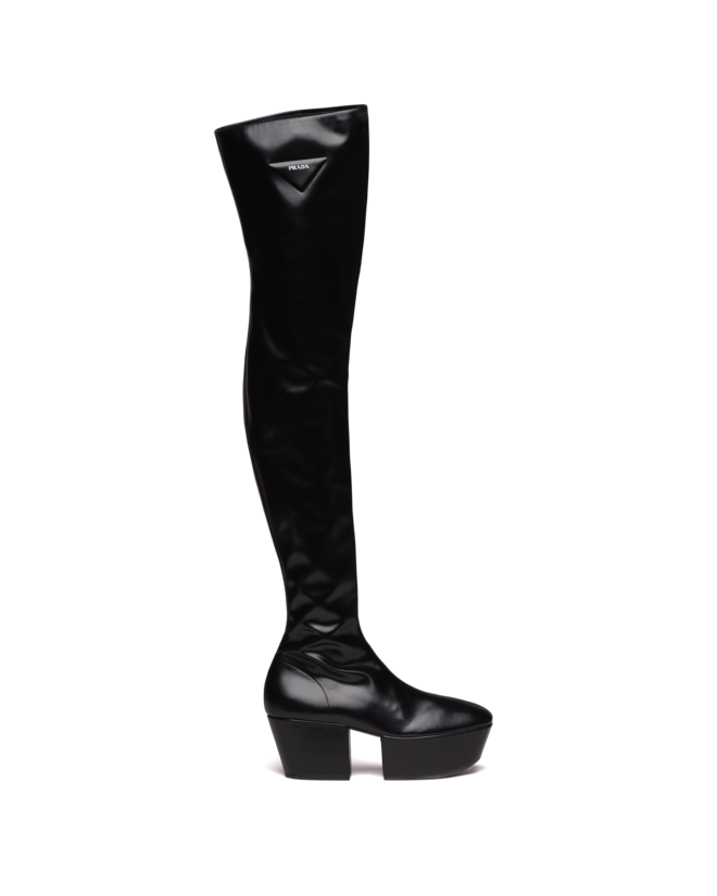 Botas em pele, €1200, Prada