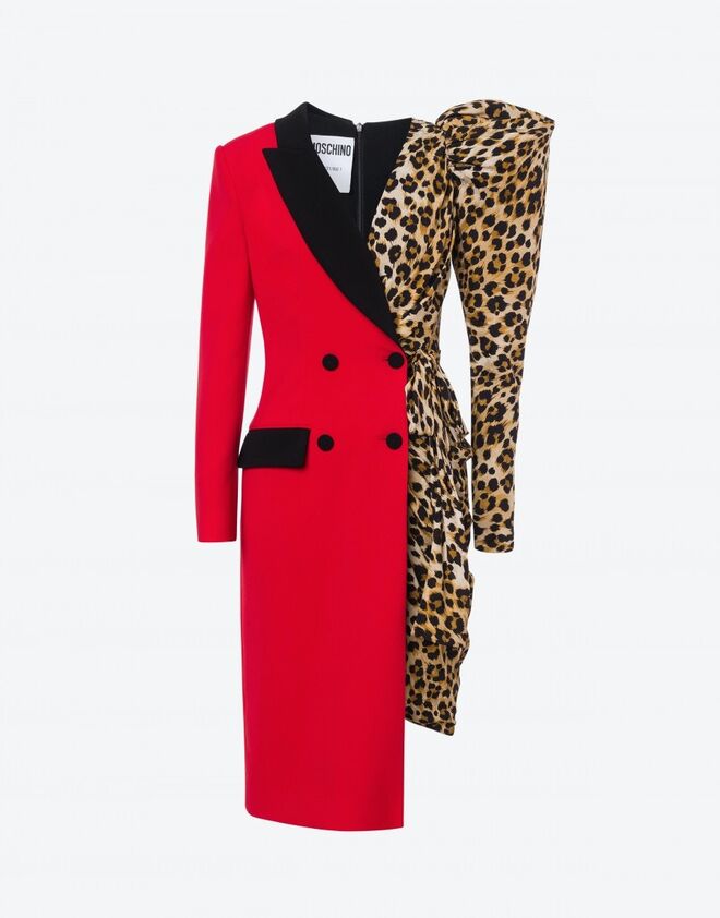 Vestido em crepe, € 1.995, Moschino