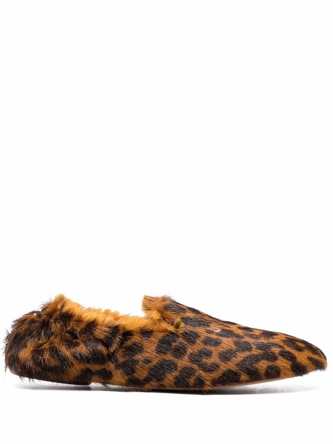 Tabi slippers em pelo de pónei, €790, Maison Margiela