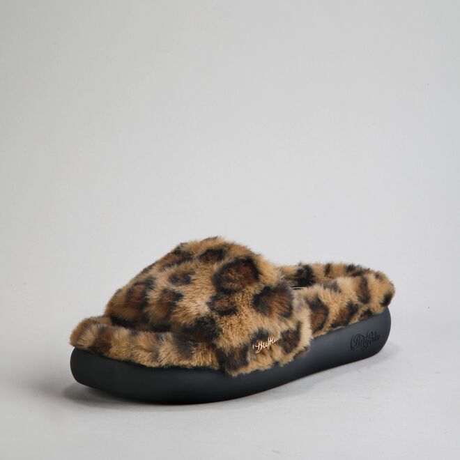 Slides Shina em pelo e borracha, €69,90, Buffalo