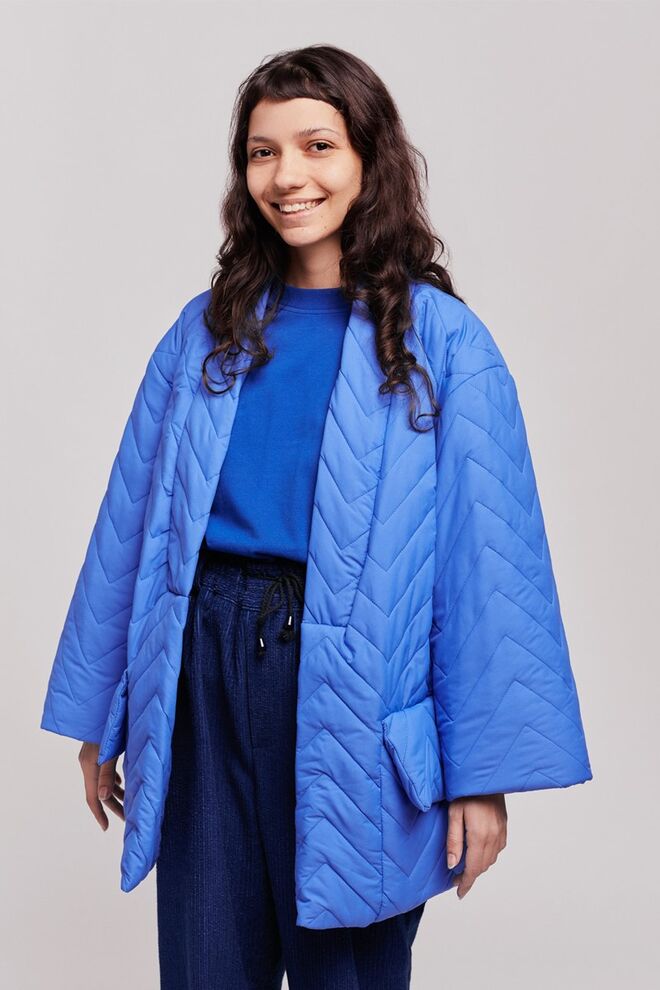 Casaco em nylon,€250, HIBU