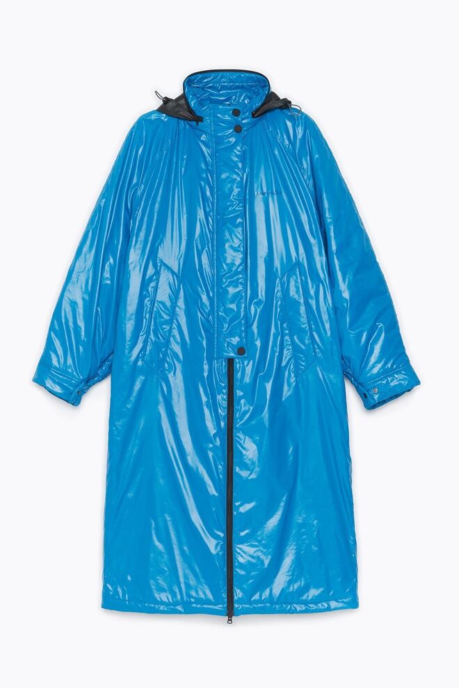 Casaco em nylon, €325, Bimba Y Lola