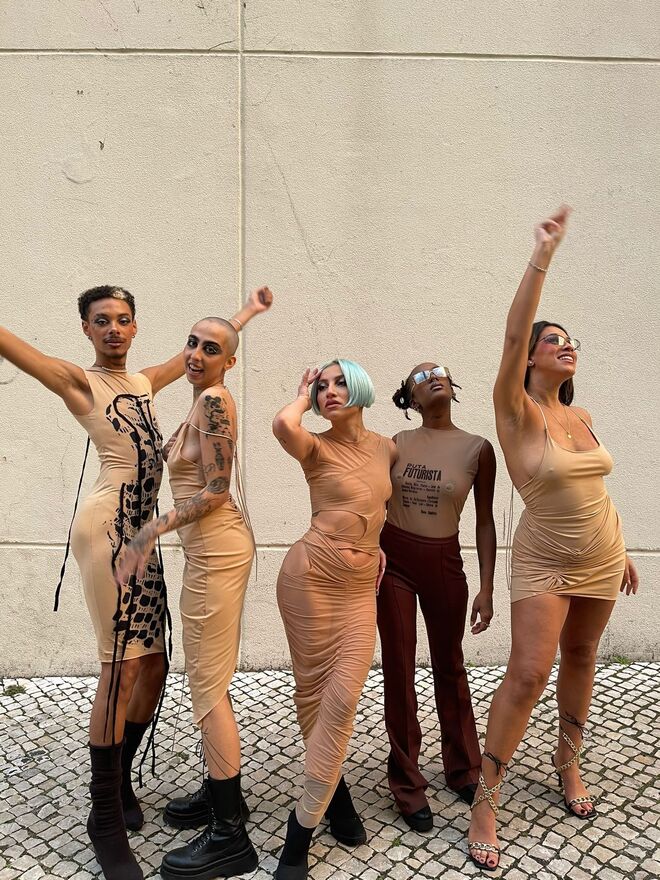 Os jovens da European House Of Bodega vestidos pelo criador Martim Alvarez com a sua marca AMOR DE LA CALLE.