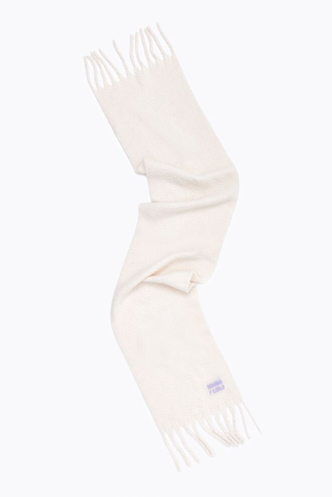 Cachecol em lã, €58, Bimba Y Lola