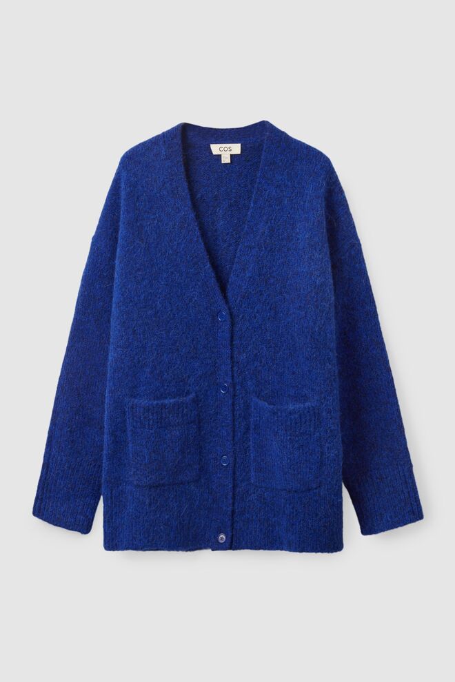 Casaco em alpaca e lã, €89, Cos