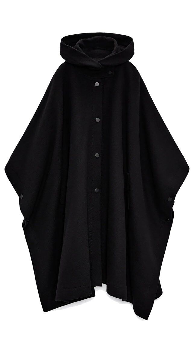 Capa em lã, € 77,40 (antes € 129), Zara