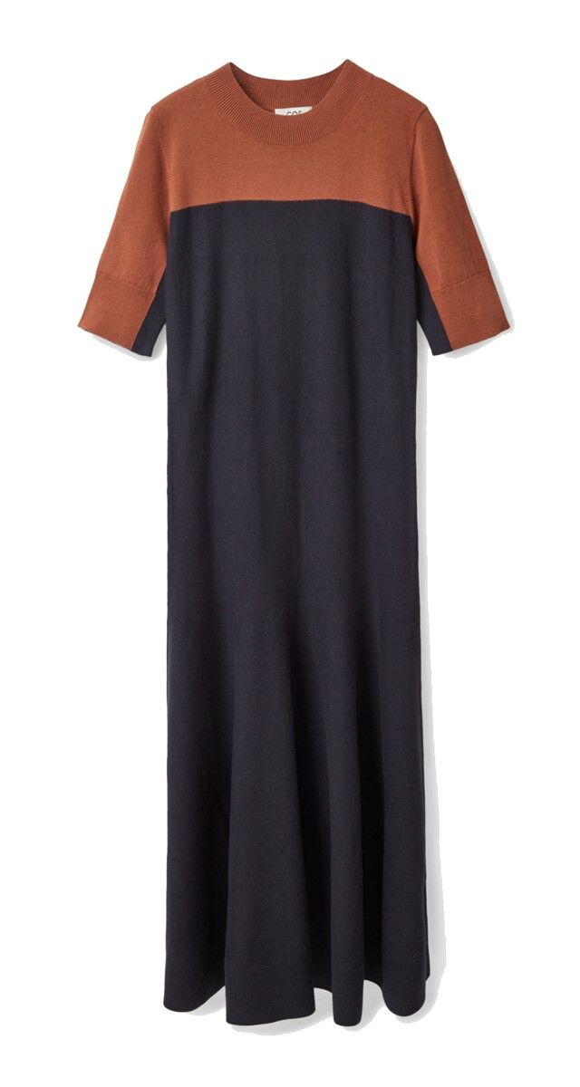 Vestido em malha de lã, € 51,75 (antes € 69), Cos