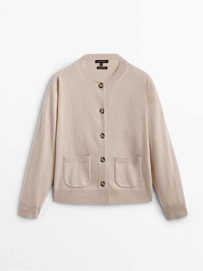 Avó - Cardigan em caxemira, €129, Massimo Dutti
