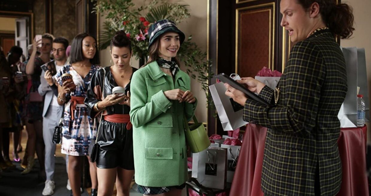 Lily Collins em 'Emily in Paris'