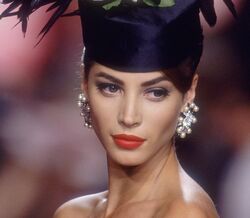Com 53 anos e sem maquilhagem, Christy Turlington partilha fotografia rara
