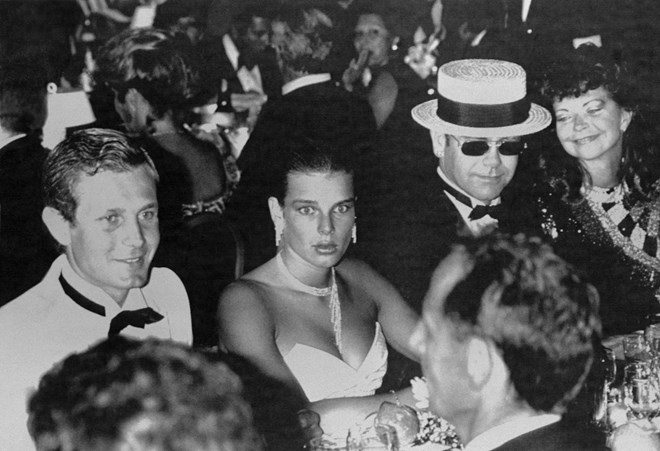Stefano Casiraghi, Stephanie do Monaco, Elton John e Renate Blauel.