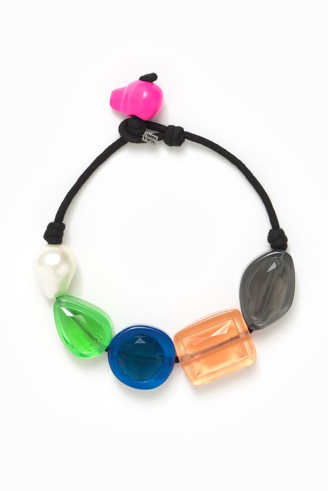 Colar em resina, €95, Bimba Y Lola