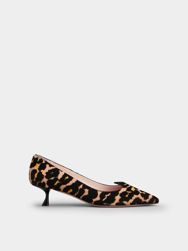 Pumps I love Vivier em pelo de pónei, €750, Roger Vivier
