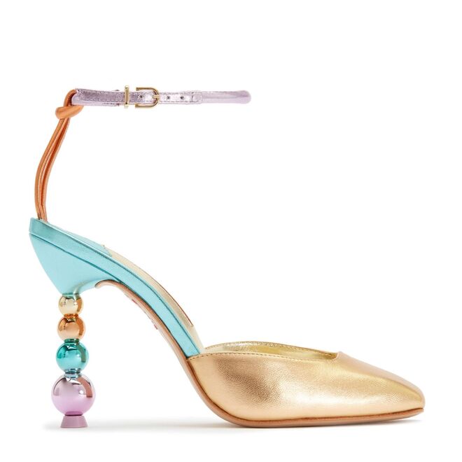 Pumps Perla em pele, €690, Sophia Webster