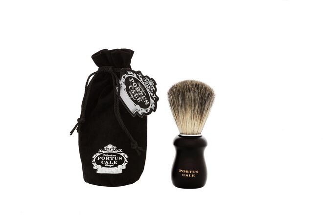 Pincel de barbear Portus Cale Black, €43, Castelbel