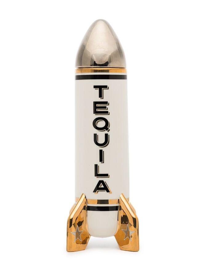 Decantador de tequila Rocket 730ml, €288, Jonathan Adler em Farfetch.com