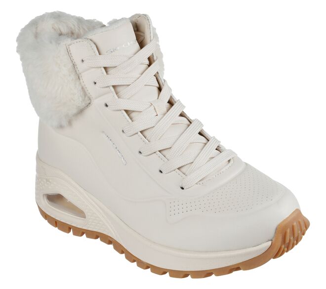 Botas, €90, Skechers