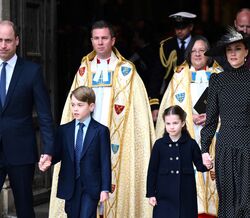 Família real reune-se em memorial de príncipe Philip (mas sem sinais de Harry e Meghan)
