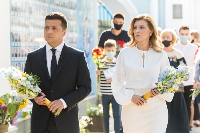 A primeira-dama da Ucrânia Olena Zelenska com o Presidente Zelensky