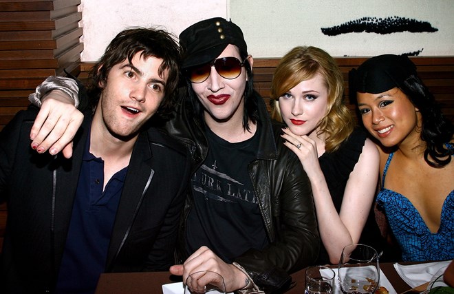 O ator Jim Sturgess, Marilyn Manson, Evan Rachel Wood e a atriz T.V. Carpio numa festa depois da visualização do filme 'Across The Universe', 2007