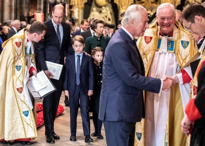 Príncipe William, príncipe George, princesa Charlotte, princesa Ana e o príncipe Carlos assistem ao serviço de ação de graças dedicado ao príncipe Philip