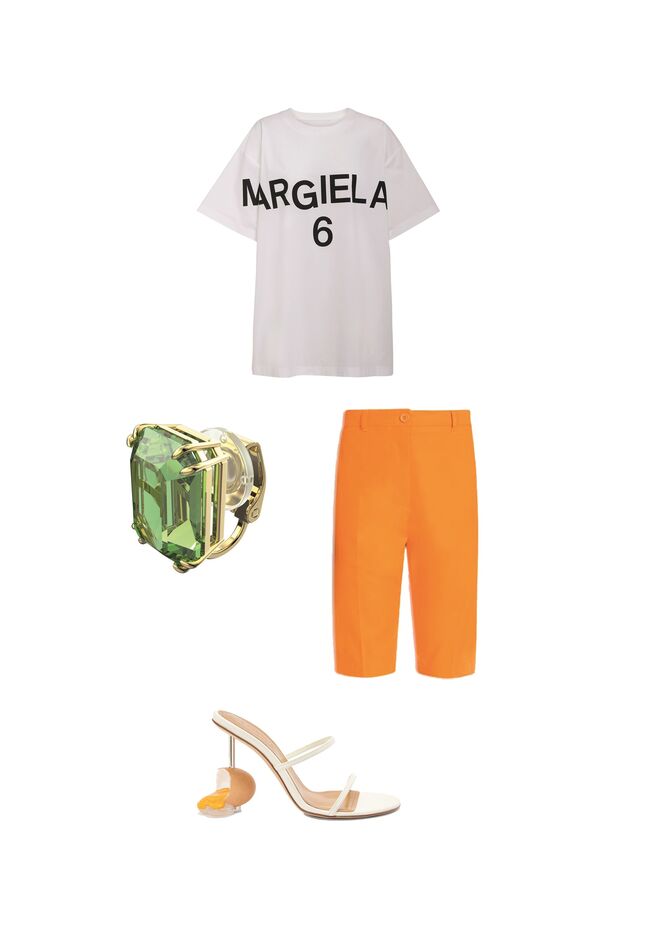 T-shirt em algodão, €170, MM6 Maison Margiela em Mytheresa.com. 
Calções em crepe, €195, Sportmax. Sandálias Broken egg em pele, 
€1300, Loewe. Brinco de mola Millenia clip, €55, Swarovski.