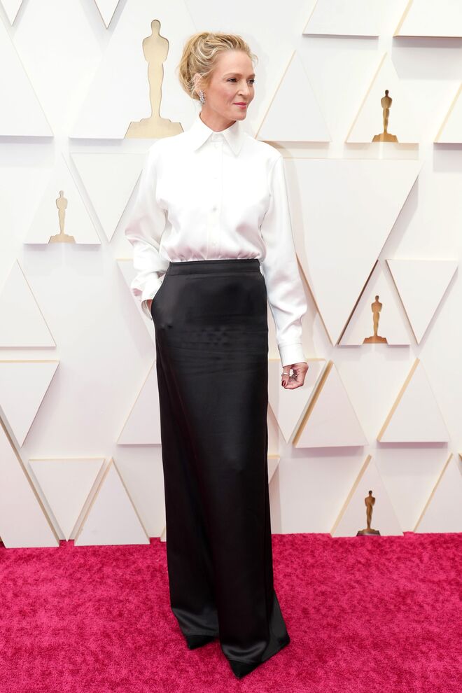 Uma Thurman em Bottega Veneta e jóias Cartier 