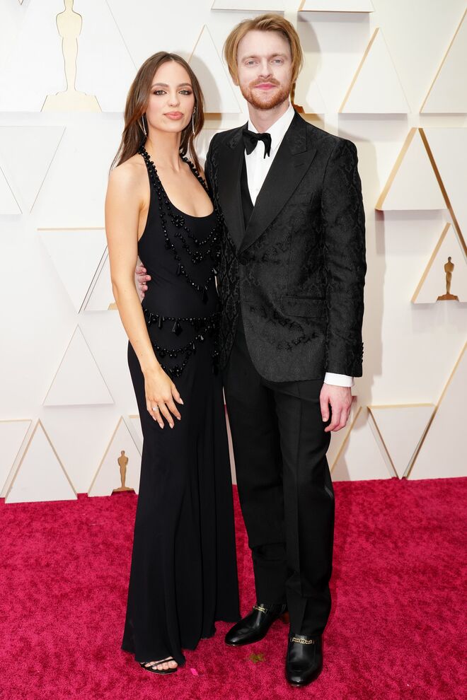 Finneas e Claudia Sulewski