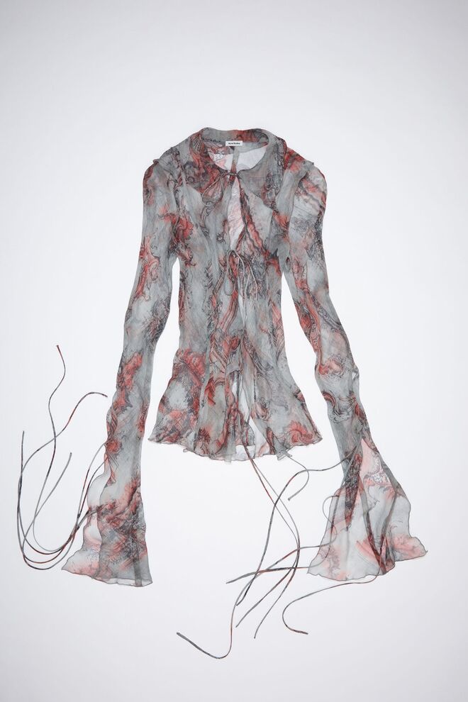 Blusa em chiffon, €490, Acne Studios