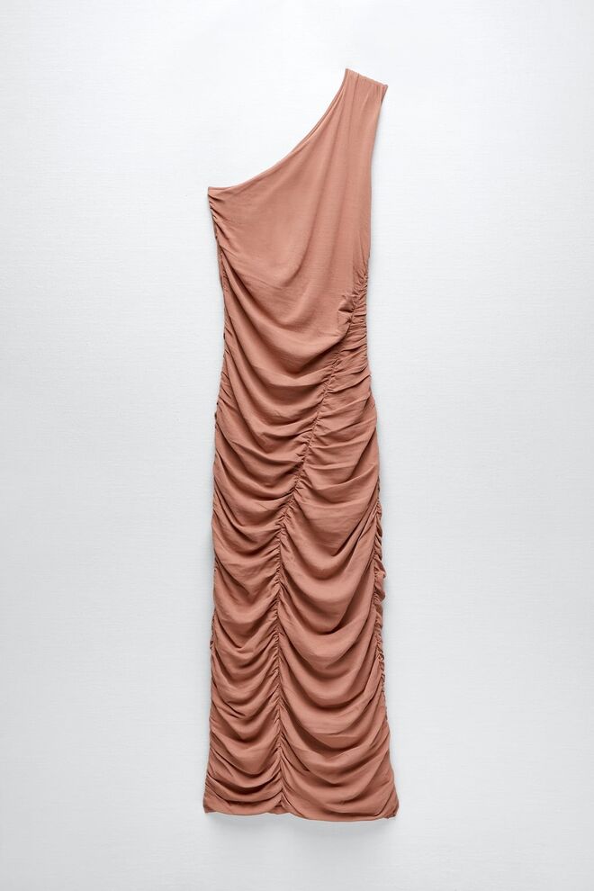 Vestido em malha, €39,95, Zara