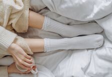 Dorme com meias? Esta é a razão pela qual não deve