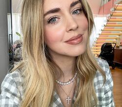 Chiara Ferragni revela luta contra o acne em fotografias inéditas