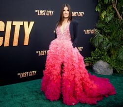 Sandra Bullock conta que obrigou Brad Pitt a trabalhar com ela 